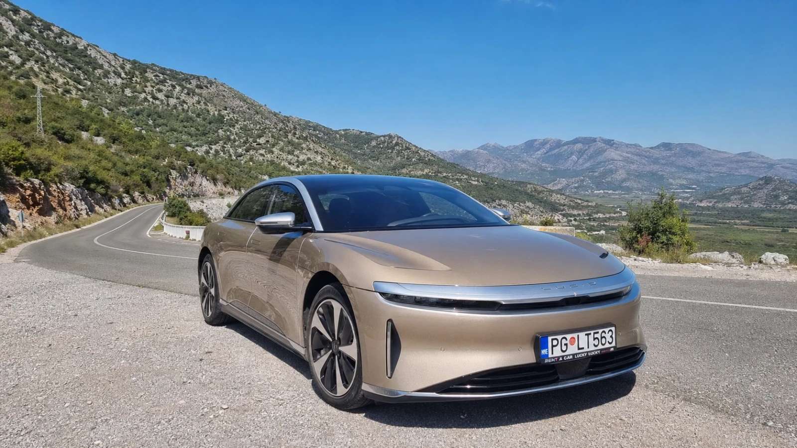 Penawaran sewa mobil listrik Lucid Air Podgorica premium EV
