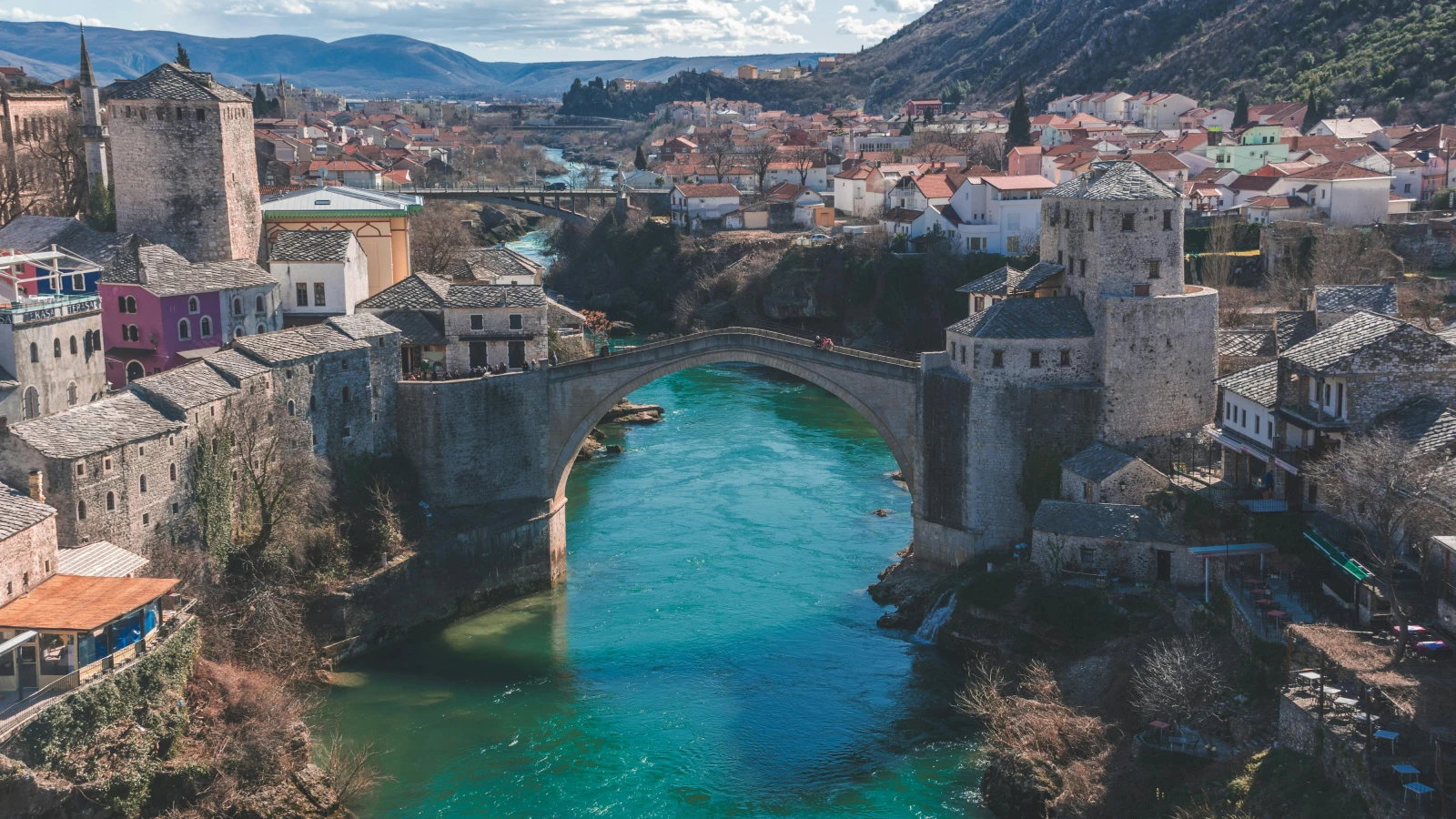 Pamje ajrore e Ura e Vjetër e Lumit Ribnica në Podgoricë Malin e Zi